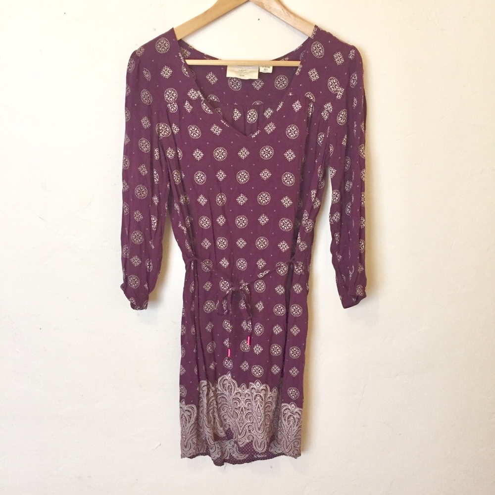 H&M Women’s Burgundy Paisley Dress Size 6